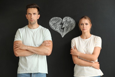 9 Signs Your Relationship Is In Trouble